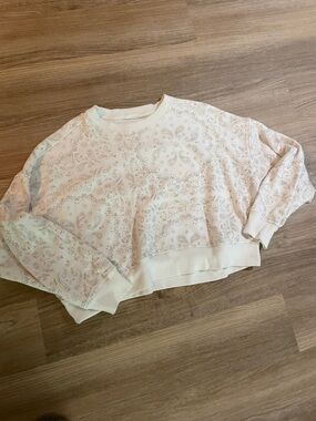 aerie Cream Paisley crew neck